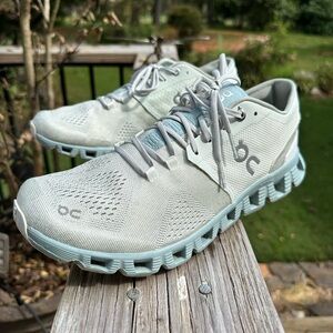 On Cloud Running Shoes Aloe/Surf